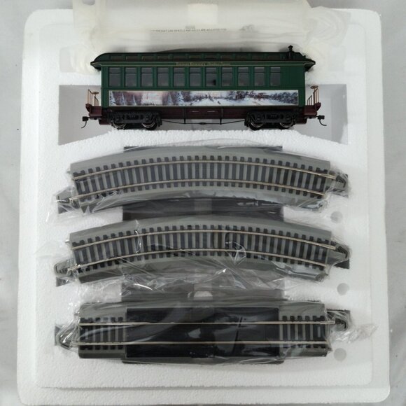 Thomas Kinkade's Christmas Express Hawthorne Village COMBINE CAR W/ TRACKS 1:48 - Picture 1 of 8